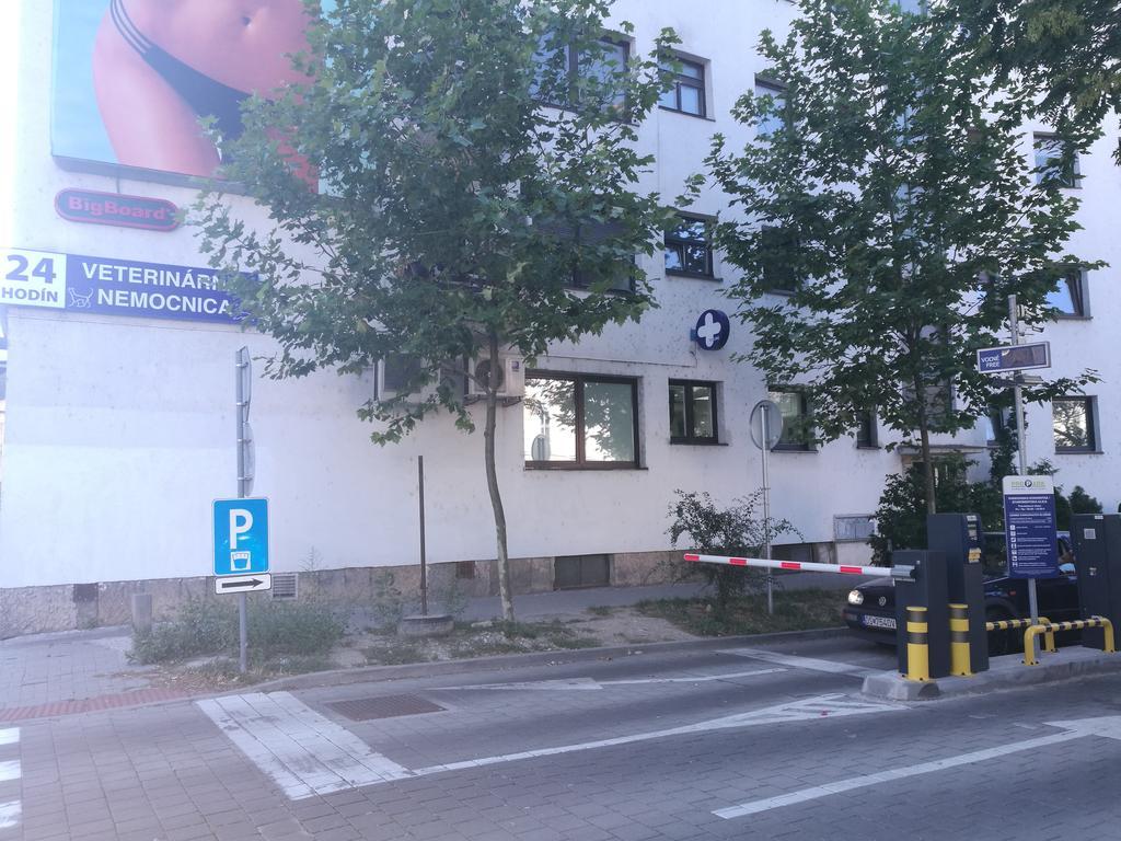 Apartment Maximilian براتسيلافا المظهر الخارجي الصورة